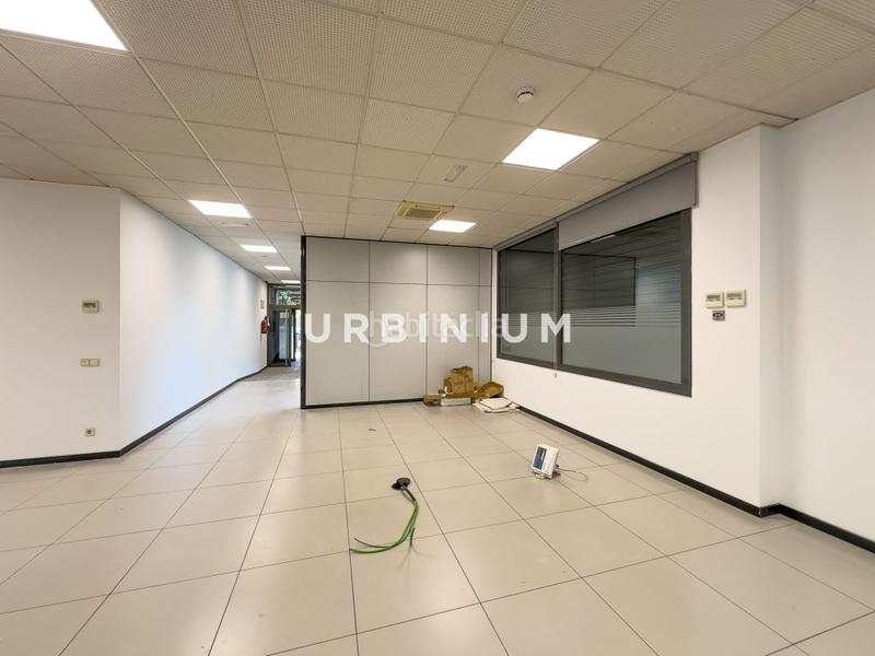 Foto fb229b29-8115-470d-99f8-29ba281f8171. Location local commercial dans Eixample Sud-Migdia Girona
