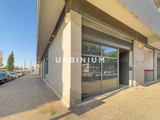 Rent Business premise in Eixample Sud-Migdia. Oficinas en alquiler prolongació migdia