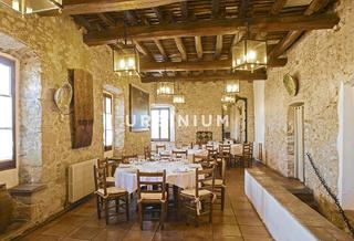 Local Comercial a Eixample Sud-Migdia. Restaurante en venta en rendimiento
