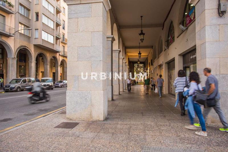 Foto a6a32e3f-b8dc-42b3-bc0e-1706596607b3. Miete geschäftsraum in gran via de jaume i 86 in Eixample Nord Girona