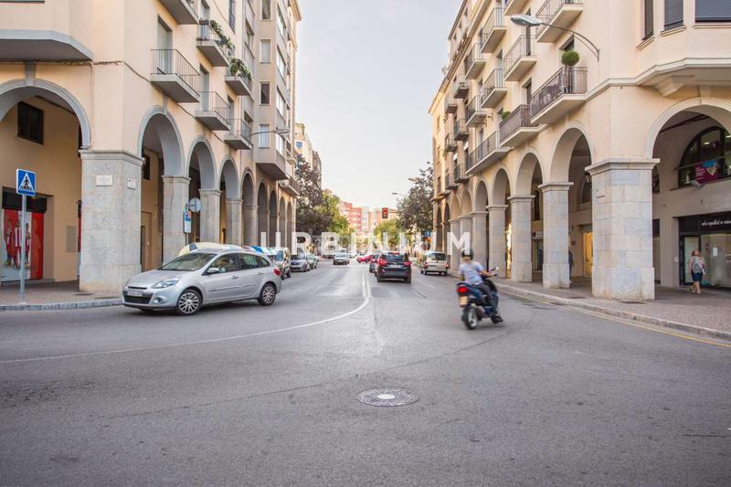 Foto f0a547a7-8646-4916-8edd-0c3381716f93. Miete geschäftsraum in gran via de jaume i 86 in Eixample Nord Girona