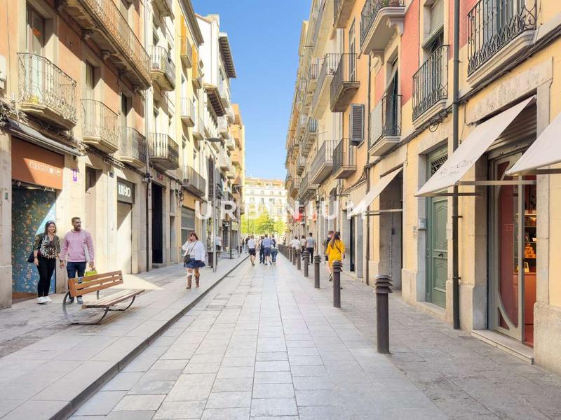 Foto 5c83c3c7-ec79-4594-8e75-0d183b693d5c. Affitto locale commerciale in Centre-Barri Vell Girona