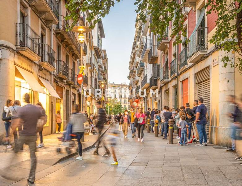 Foto 00e3551a-c6c5-4606-9aa3-fa2f2afe0f42. Alquiler local comercial local en traspaso en Centre-Barri Vell Girona