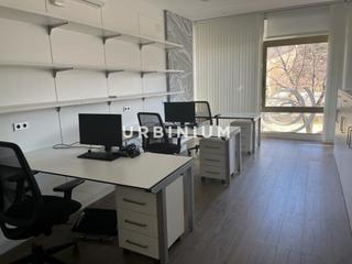 Lloguer Oficina a Centre-Barri Vell. Oficina eixaplme