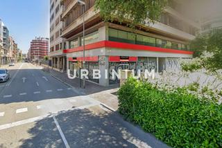 Location Local commercial à Eixample Sud-Migdia. Local en alquiler eixample