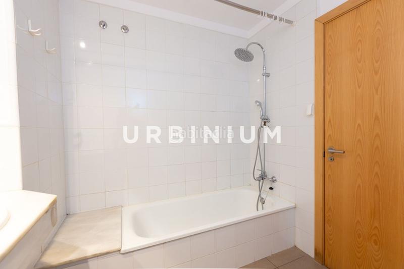 Foto 167b9a8f-666f-4879-b6fb-f7965e280b3b. Rent flat with heating in Centre-Barri Vell Girona