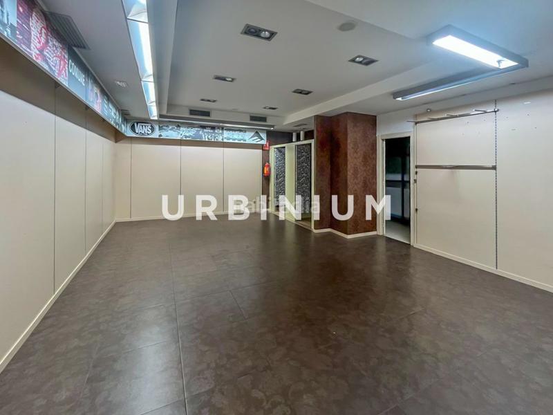 Foto 1948c8f7-d58c-4f44-b0f2-ce422c059e0e. Location local commercial dans Eixample Nord Girona