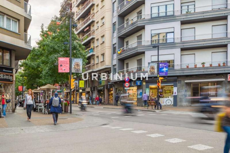 Foto 2b556c11-5066-423c-95c6-221cb337b91e. Location local commercial dans Eixample Nord Girona