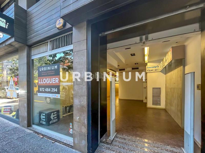 Foto 5965d292-7dda-4a7f-b5be-9e9404801dcf. Location local commercial dans Eixample Nord Girona