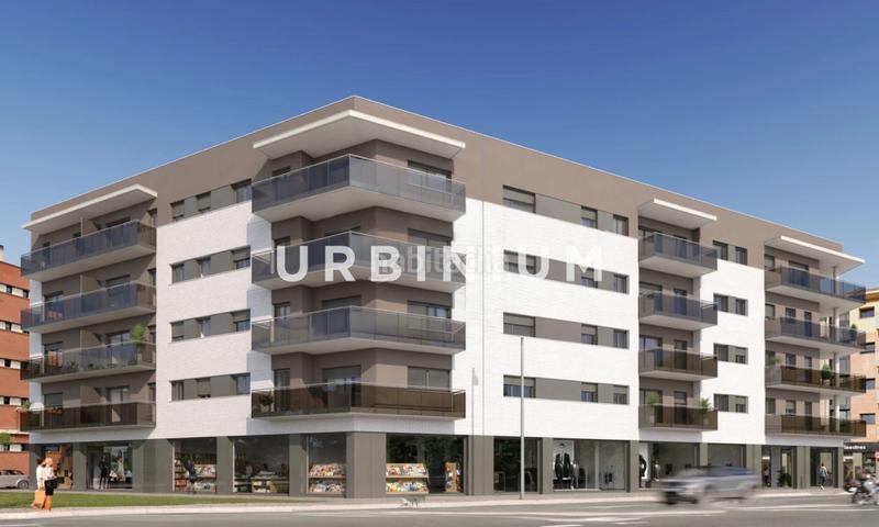 Foto b397ad0e-200d-4dde-be95-2294688f05d6. Locale commerciale in Eixample Sud-Migdia Girona