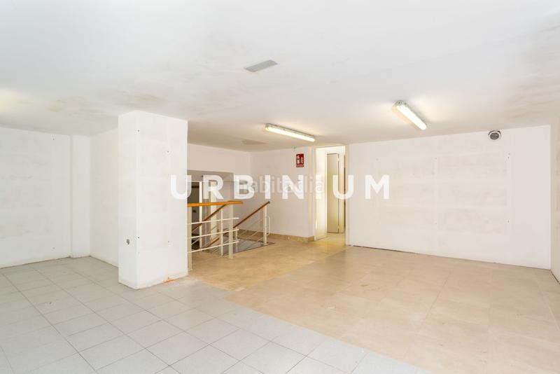 Foto 77cab138-5b6e-42b4-bc14-157d232aa5a1. Alquiler local comercial local en joan maragall en Girona