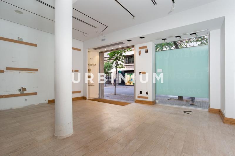Foto 4f3c69f3-dc74-4786-8440-9ae797211004. Lloguer local comercial a Eixample Nord Girona