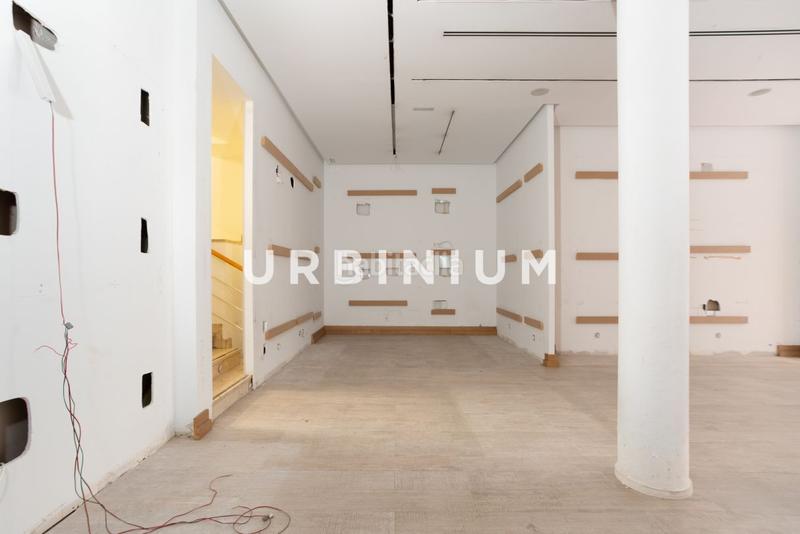 Foto cd1ea723-b866-4d4c-8706-9a6a5b556fe0. Lloguer local comercial a Eixample Nord Girona