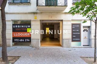 Location Local commercial  Carrer de joan maragall. Local en joan maragall