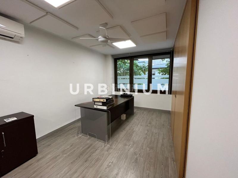 Foto 5137f55f-673e-4e7c-96f5-10e9eee41349. Miete büro in Eixample Nord Girona