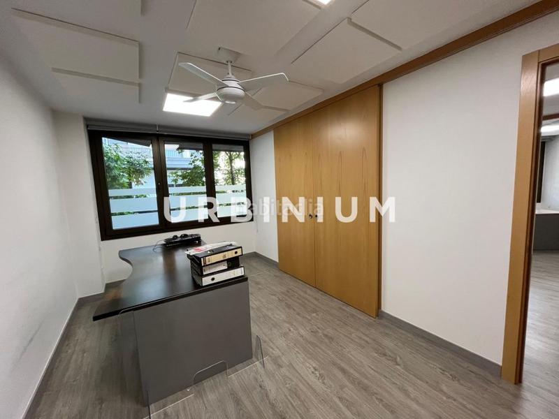 Foto 68f78273-c56e-4713-80cd-3ff9eed69523. Miete büro in Eixample Nord Girona