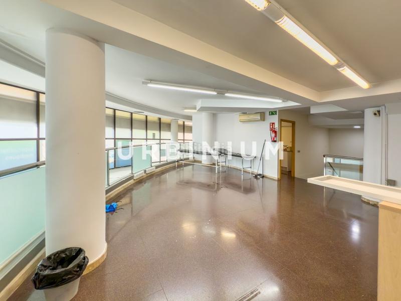 Foto 686fb222-6d12-43e4-abad-60e3d3365d9c. Lloguer local comercial a Sant Narcis Girona