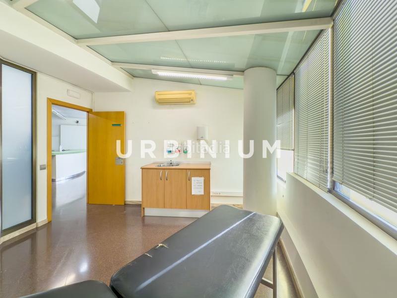 Foto 8f187670-f152-412a-803c-4435ca9af939. Lloguer local comercial a Sant Narcis Girona