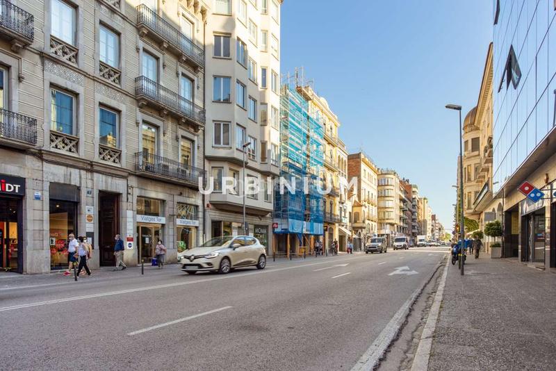 Foto 99b3e50a-053b-49bc-a2fd-39f39c9f93ee. Transfer business premise in Eixample Nord Girona