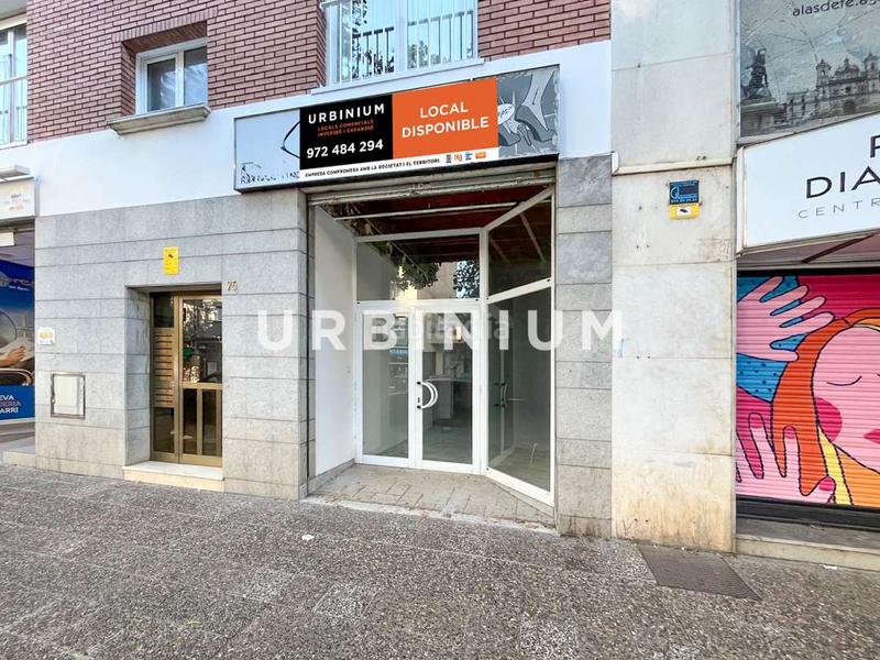 Foto 9505d702-2e48-4306-b7c3-79bedd6bd016. Lloguer local comercial a carrer de santa eugènia 75 a Girona
