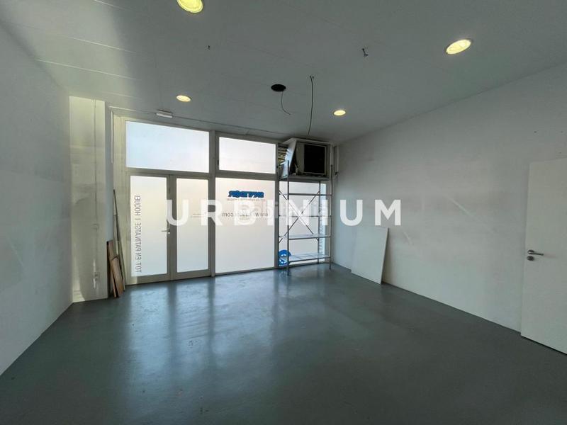 Foto dd4bdd16-6e68-4e00-a0af-a6be755a91b9. Rent business premise in La Devesa Girona