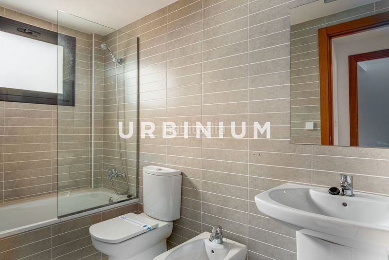 Foto f8377241-1bed-41b6-86a5-437b747b112f. Apartament amb calefacció a l´Estartit poble Estartit