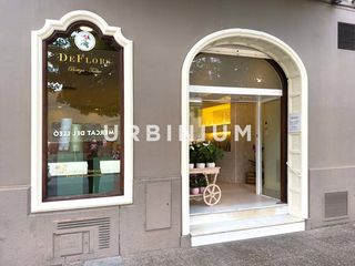 Geschäftsraum in Plaça Calvet i Rubalcaba