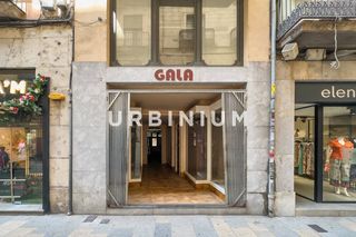 Lloguer Local Comercial  Carrer de l'argenteria. Local comercial en el barri vell de girona