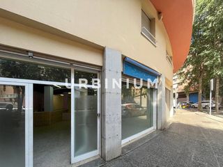 Local Comercial  Carrer d'en narcís monturiol. Local en venta a santa eugènia