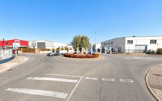 Geschäftsraum in Riudellots de la Selva. Edificio con parcela en venta