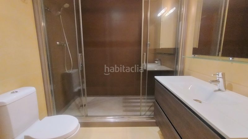 Foto 1285f9ad-4bbb-4a78-b768-d60d6daabce1. Casa adossada amb calefacció aparcament piscina a Castellar del Vallès