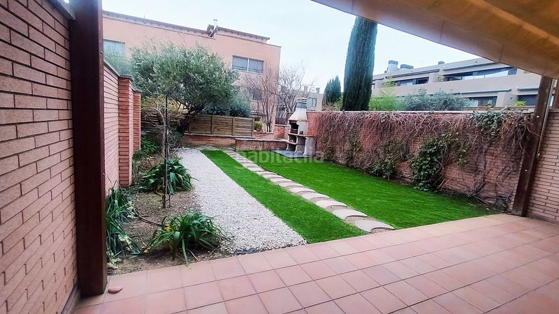 Foto 3670f85d-12f4-4927-8cad-946577acaf64. Casa adossada amb calefacció aparcament piscina a Castellar del Vallès