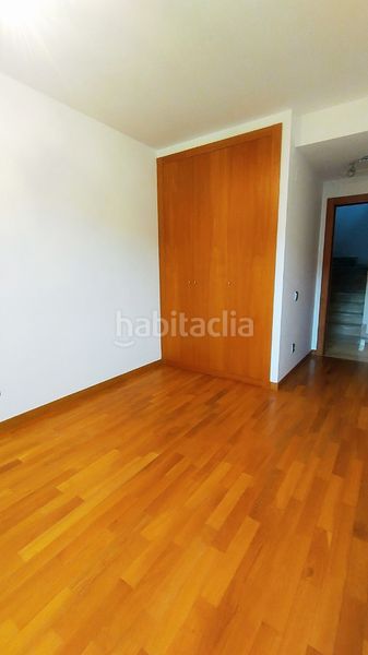 Foto b26c187d-915c-4c93-ac11-a5be2e28fa65. Casa adossada amb calefacció aparcament piscina a Castellar del Vallès