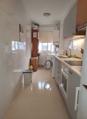 Pis  Travessera de santa eugènia. Linde con girona