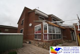 Chalet à Calle madrid 78. Chalets unifamiliar