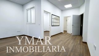 Local Comercial a Calle Ávila 16