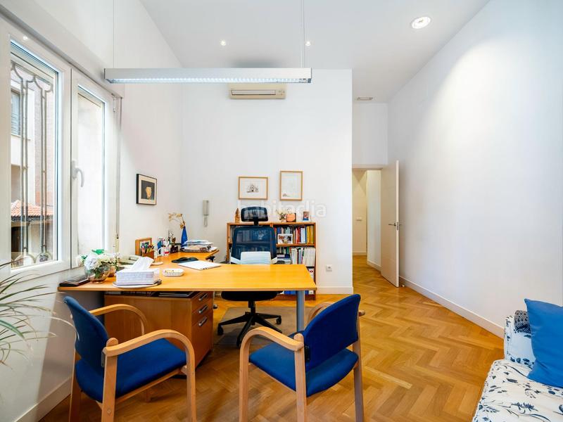 Foto 8076d2fe-f72e-4763-9570-f22067e96698. Appartamento in paseo reina cristina 5 in Jerónimos Madrid
