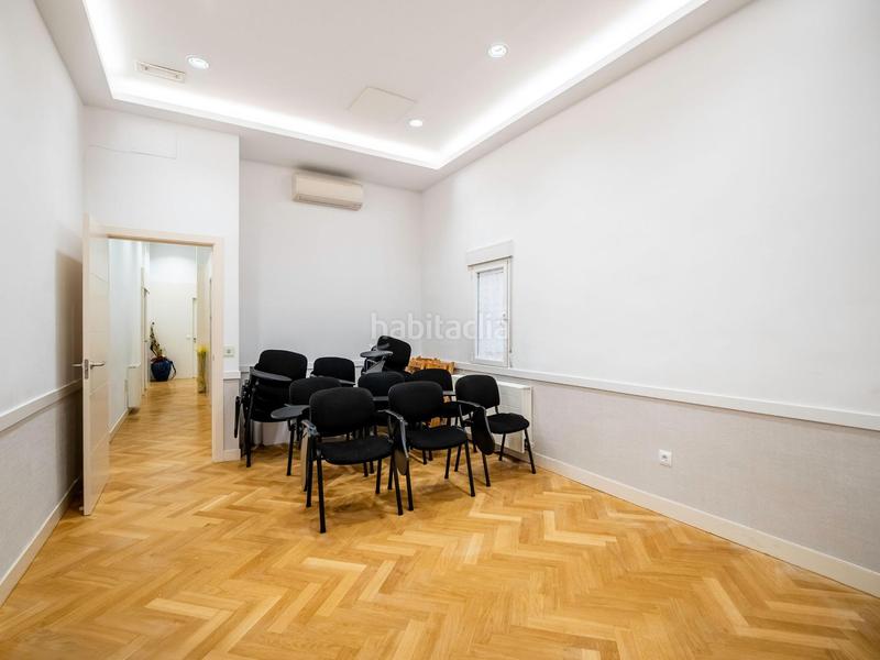 Foto 1fd382eb-b987-4ef3-be88-27f8b7621581. Appartement dans paseo reina cristina 5 dans Jerónimos Madrid