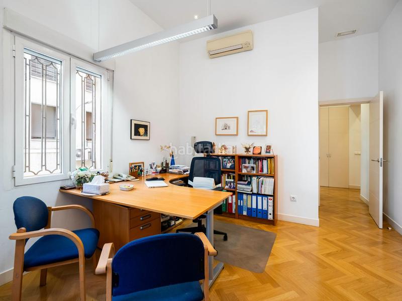 Foto 3cca194b-c6bf-48e8-aa97-e2aed088c3de. Appartement dans paseo reina cristina 5 dans Jerónimos Madrid