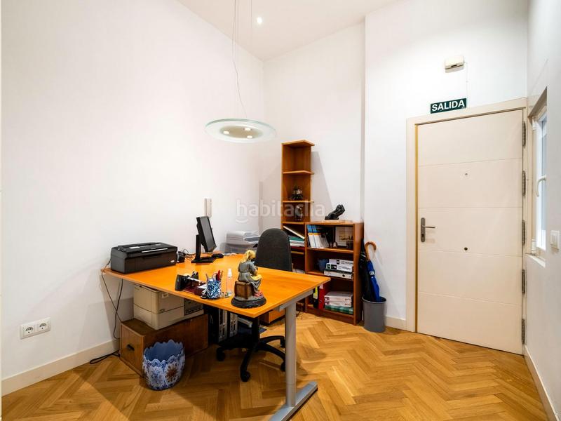 Foto 55f36f0c-28f6-4ab1-af9e-920bf82d9535. Appartement dans paseo reina cristina 5 dans Jerónimos Madrid