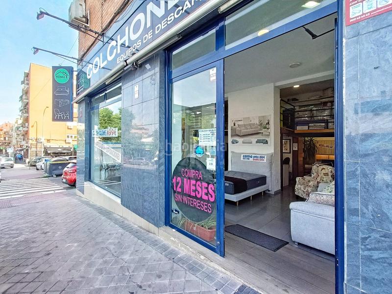 Foto 0c108ade-3f0b-4133-8ca3-c88dee347577. Local comercial dos locales en Numancia Madrid