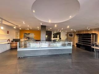 Local commercial  Calle san juan de ortega. Amplio local comercial en las tablas, madrid  oportunidad de inv