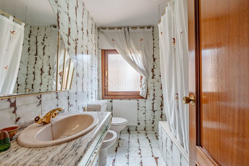 Chalet único en carabanchel alto parcela, piscina y jardín privado en Madrid - Imagen 36