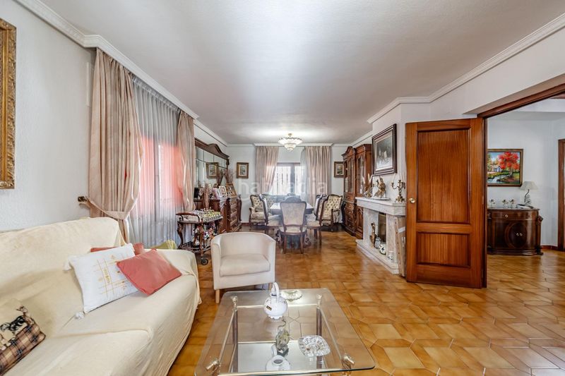 Chalet único en carabanchel alto parcela, piscina y jardín privado en Madrid - Imagen 8