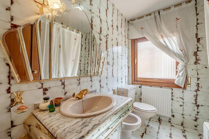 Chalet único en carabanchel alto parcela, piscina y jardín privado en Madrid - Imagen 37