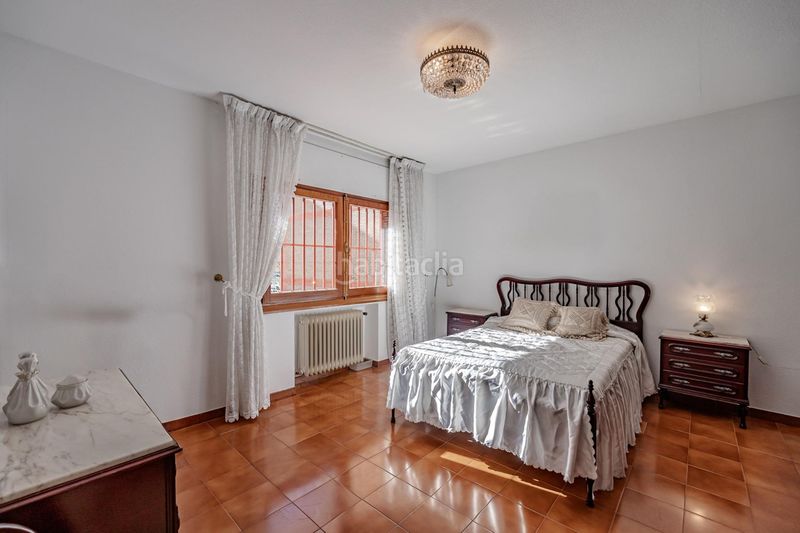 Chalet único en carabanchel alto parcela, piscina y jardín privado en Madrid - Imagen 26