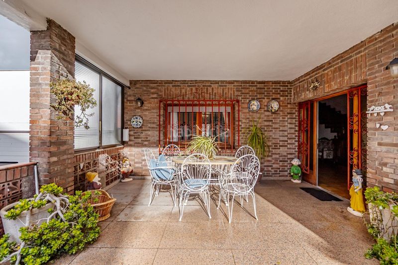 Chalet único en carabanchel alto parcela, piscina y jardín privado en Madrid - Imagen 6