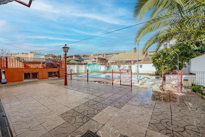 Chalet único en carabanchel alto parcela, piscina y jardín privado en Madrid - Imagen 49