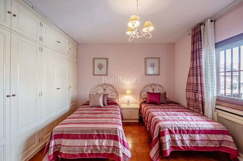 Chalet único en carabanchel alto parcela, piscina y jardín privado en Madrid - Imagen 29