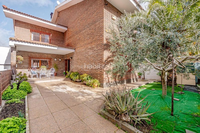 Chalet único en carabanchel alto parcela, piscina y jardín privado en Madrid - Imagen 5